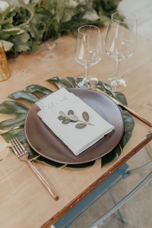 Botanical place setting detail